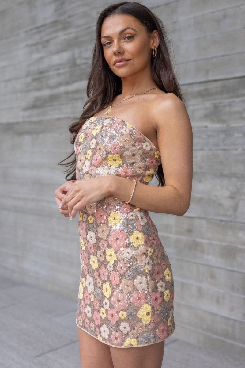 samira mini dress Samira Strapless Peachy Pink Floral Sequin Mini Dress Medium
