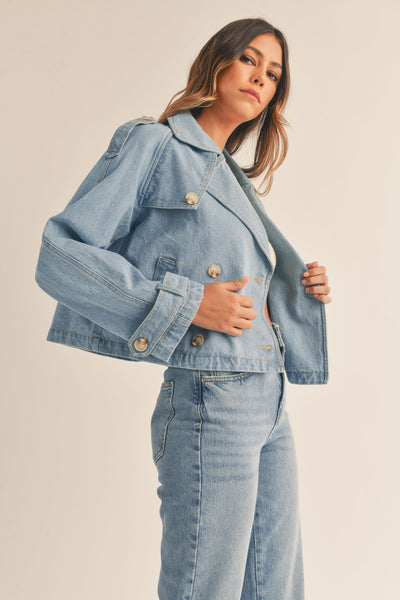90s Nostalgia Reloaded: Embracing Iconic Fashion Trends