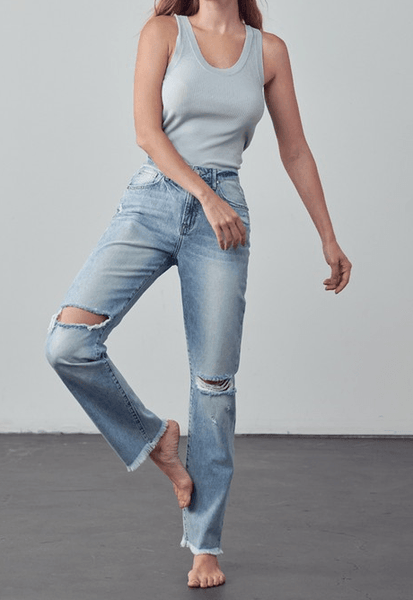 How To Style Loose and Baggy Jeans