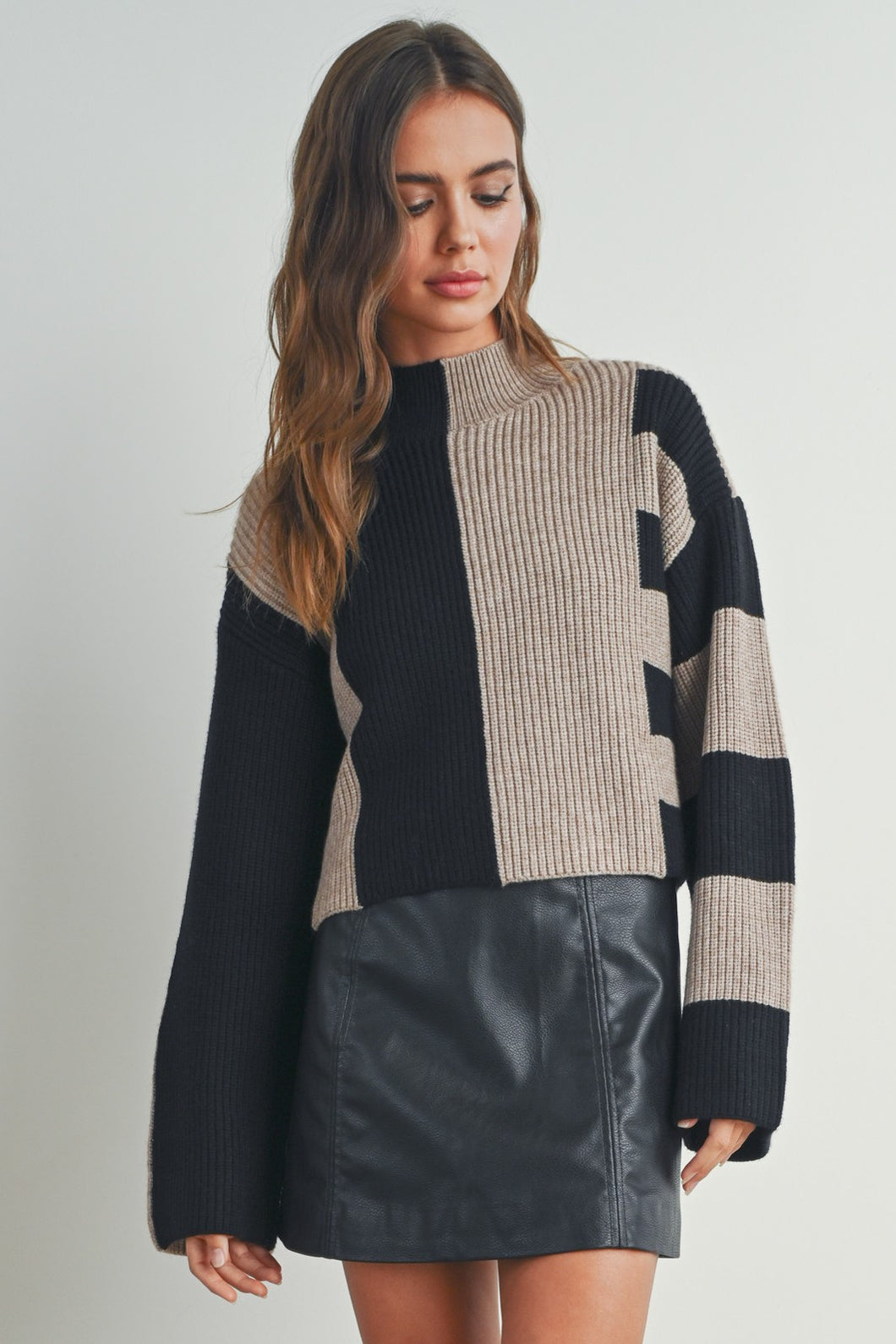 Black & Oak Sweater Cropped Fit Turtleneck Long Sleeve Casual Outfit