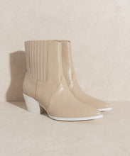 Load image into Gallery viewer, Dawn Paneled Western Bootie