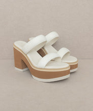 Load image into Gallery viewer, Oasis Society Daphne - Chunky Heeled Sandal
