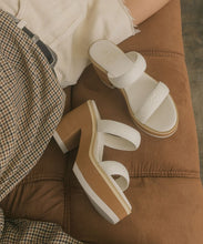 Load image into Gallery viewer, Oasis Society Daphne - Chunky Heeled Sandal
