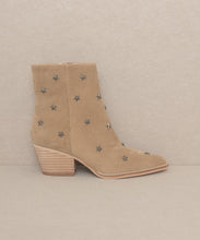 Load image into Gallery viewer, OASIS SOCIETY Ivanna - Star Studded Western Boots