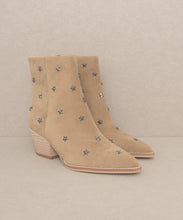 Load image into Gallery viewer, OASIS SOCIETY Ivanna - Star Studded Western Boots