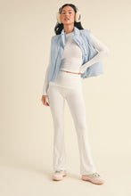 Load image into Gallery viewer, Cropped Puffer Vest - Light Blue
