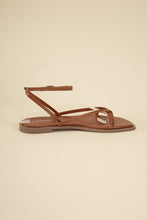 Load image into Gallery viewer, ELIO-1 FLAT SANDALS