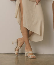 Load image into Gallery viewer, Strappy Alligator Heel