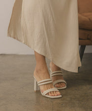 Load image into Gallery viewer, Strappy Alligator Heel