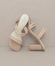 Load image into Gallery viewer, Strappy Alligator Heel