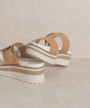 Load image into Gallery viewer, Staple Platform Sandal