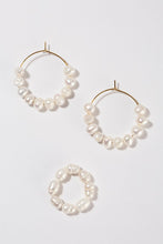 Load image into Gallery viewer, Natural pearl hoop ring and earring set