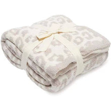 Load image into Gallery viewer, dreamy soft lounge throw blanket gift barefoot dreams plush leopard blanket 