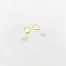 Load image into Gallery viewer, Pearl Huggie Earrings